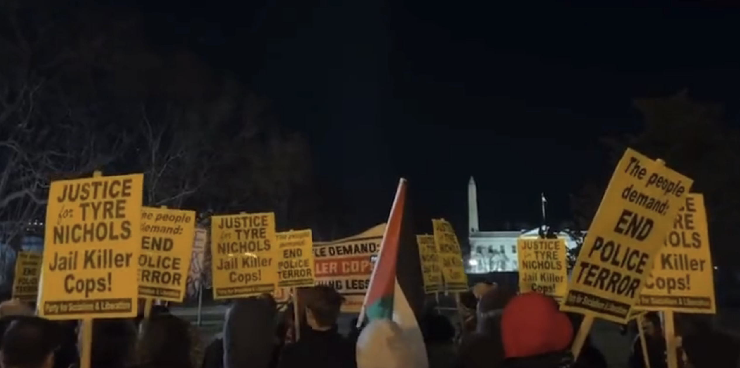 Protestan frente a la Casa Blanca por muerte de joven afroamericano Protestan frente a la Casa Blanca por muerte de joven afroamericano