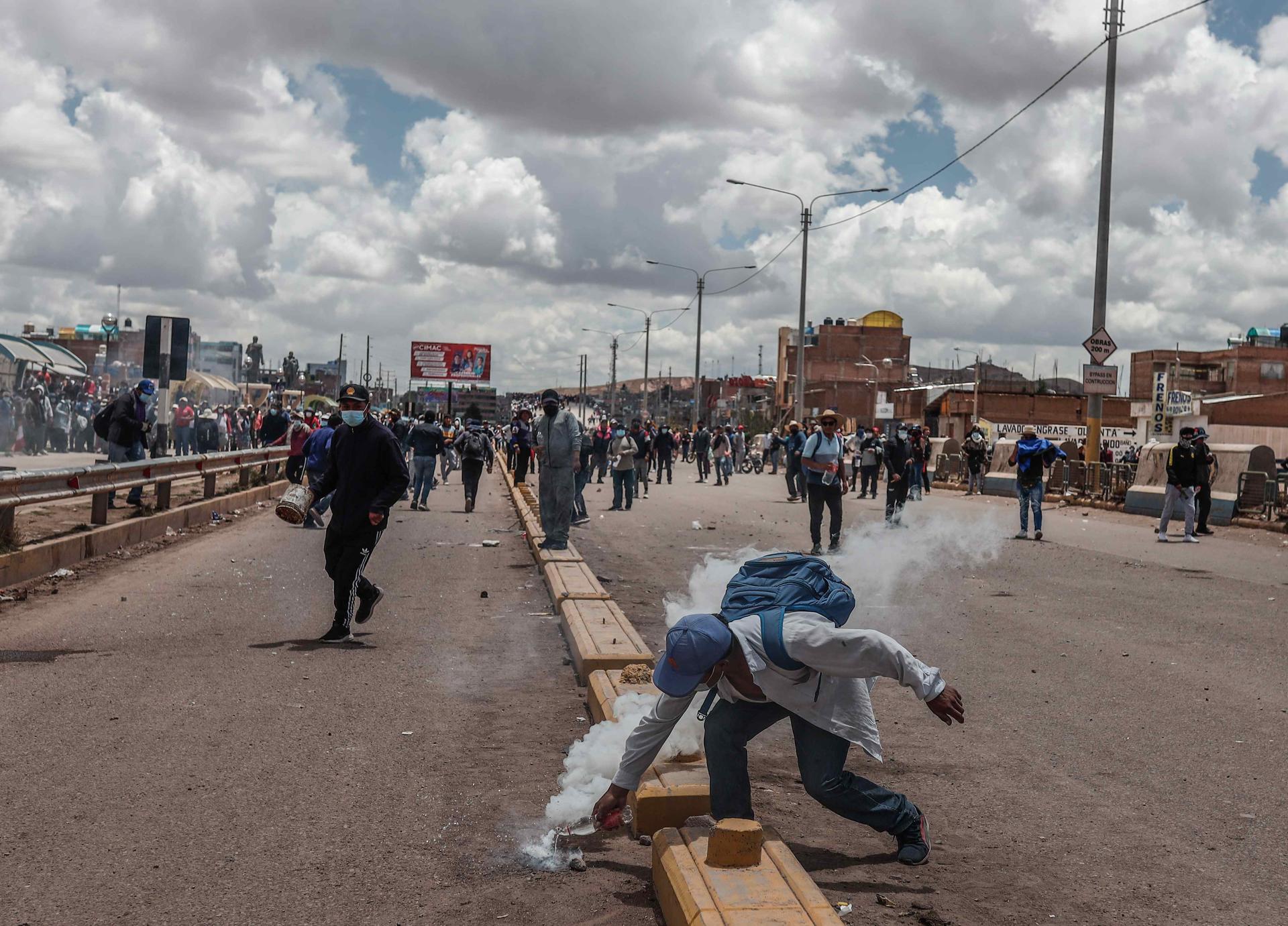 Dina Boluarte cumple un mes en Presidencia de Perú en medio de protestas