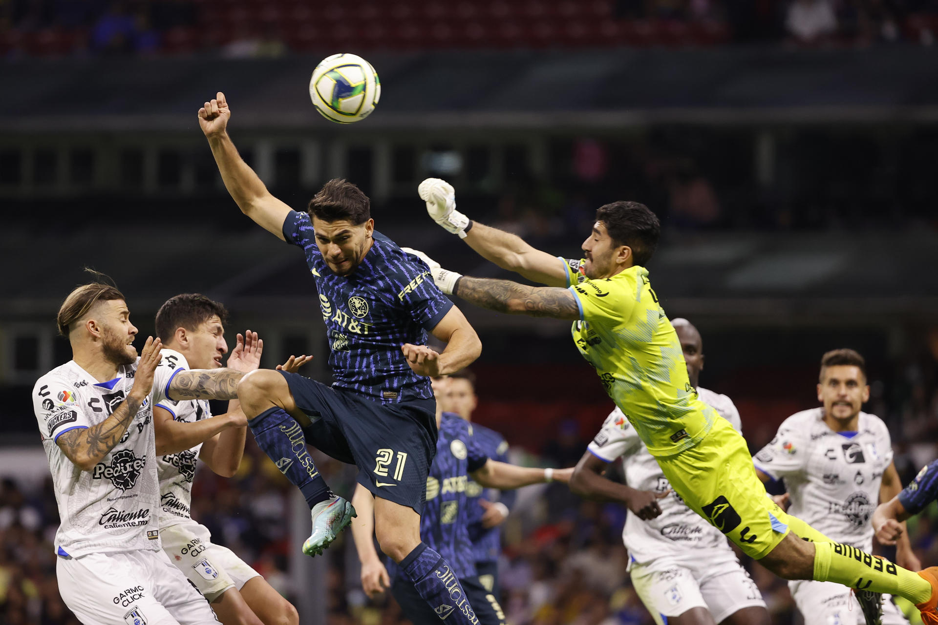 América y Querétaro no se hacen daño en el Azteca