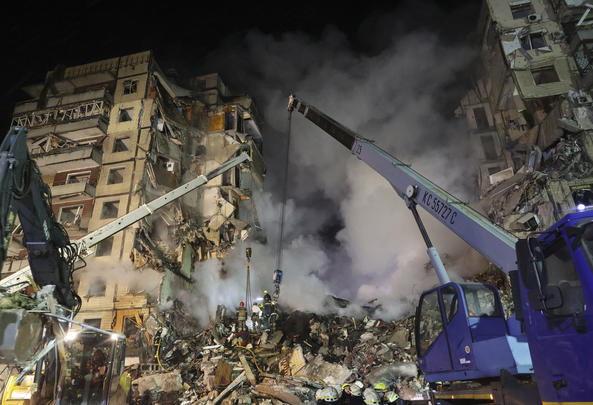 Suman 30 muertos por el ataque a un edificio de Dnipró: Zelenski Suman 30 muertos por el ataque a un edificio de Dnipró: Zelenski
