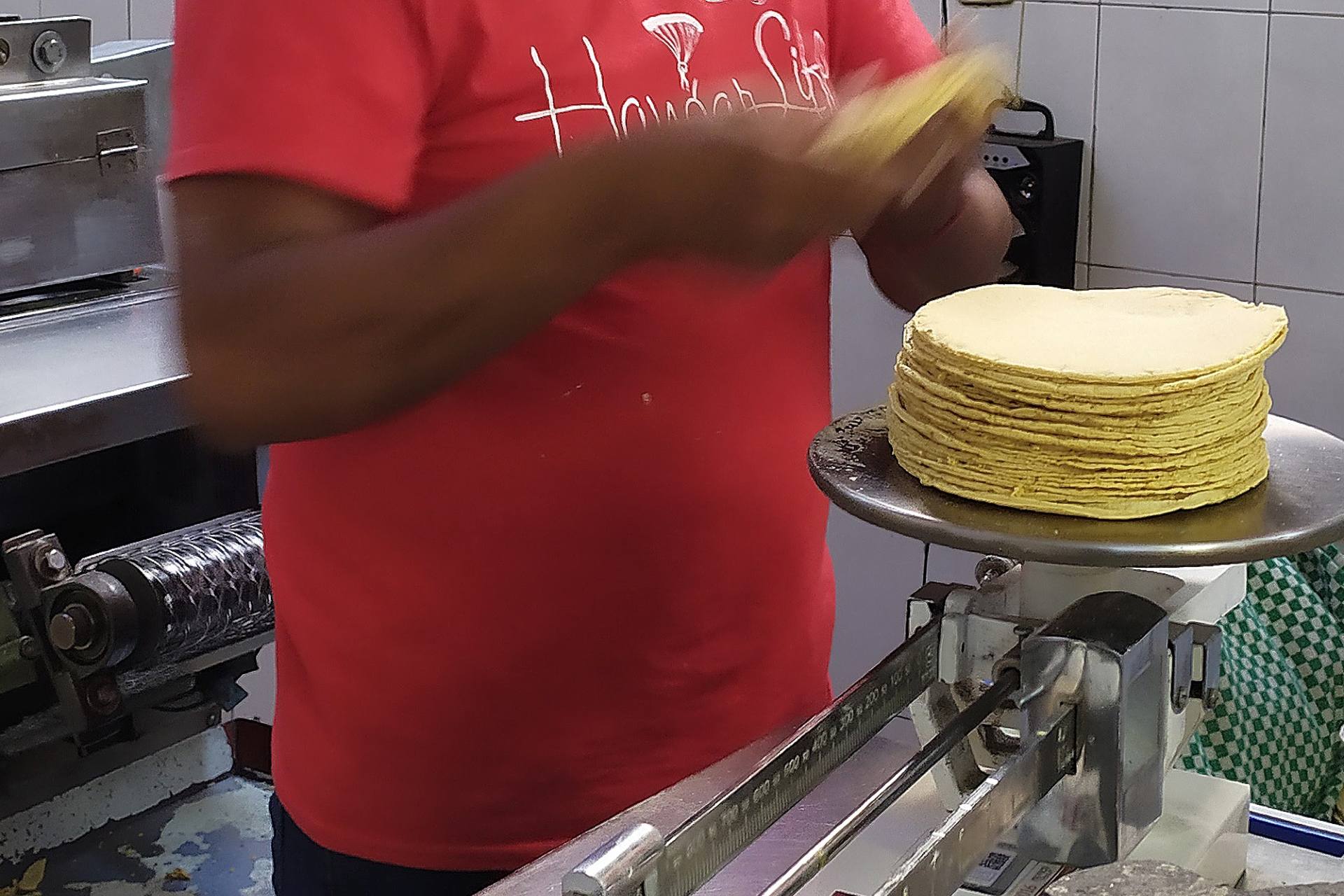 México impone arancel de 50 % a exportaciones de maíz para estabilizar precio de tortilla México impone arancel de 50 % a exportaciones de maíz para estabilizar precio de tortilla