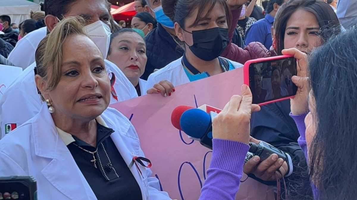 Trabajadores del Hospital 20 de Noviembre paran labores; denuncian imposición de medidas Trabajadores del Hospital 20 de Noviembre paran labores; denuncian imposición de medidas