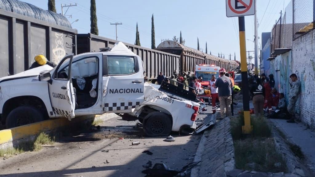 Tren embiste camioneta de la Guardia Nacional en Celaya; hay dos muertos Tren embiste camioneta de la Guardia Nacional en Celaya; hay dos muertos