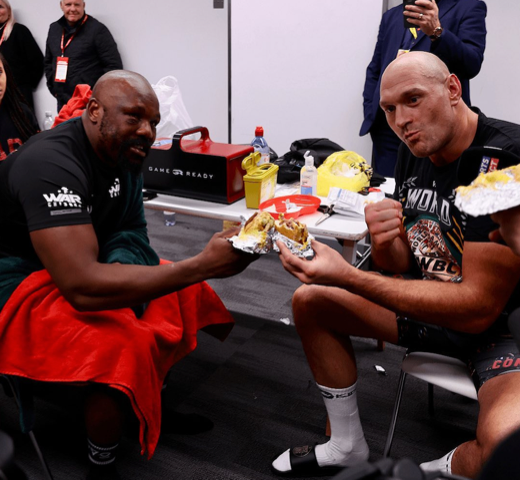 Los más grandes momentos del boxeo en 2022 en imágenes - tyson-fury-y-derek-chisora