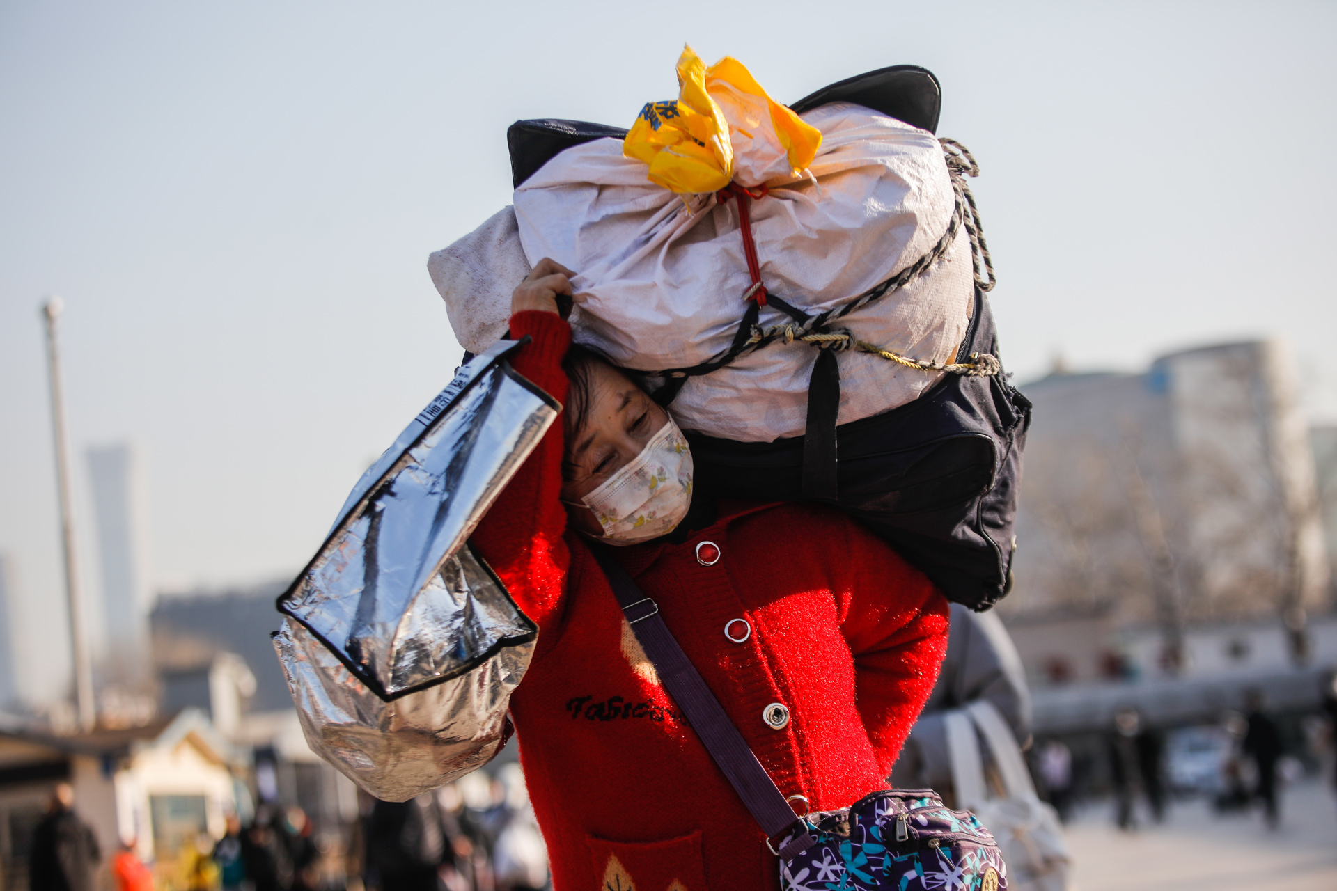 Unos 250 mil pasajeros entraron en China el primer día de reapertura frontera