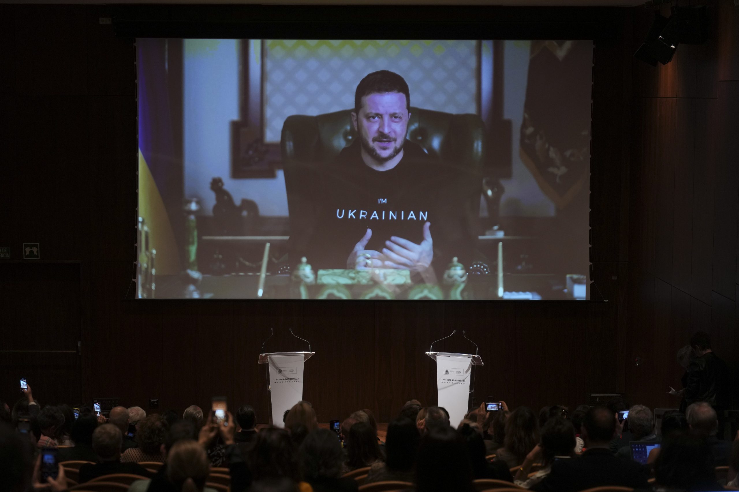 Zelenski acusa a Putin de querer usar la Navidad “como una tapadera” Zelenski acusa a Putin de querer usar la Navidad “como una tapadera”