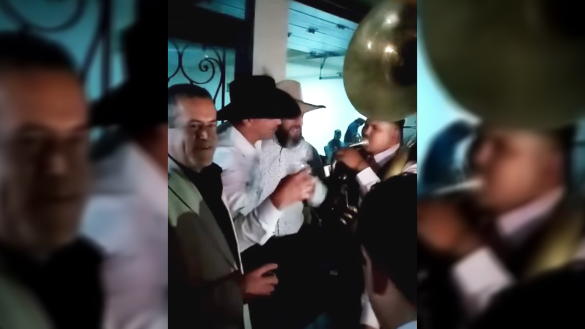 #Video Alcalde de Jerez canta narcocorridos en medio de ola de violencia
