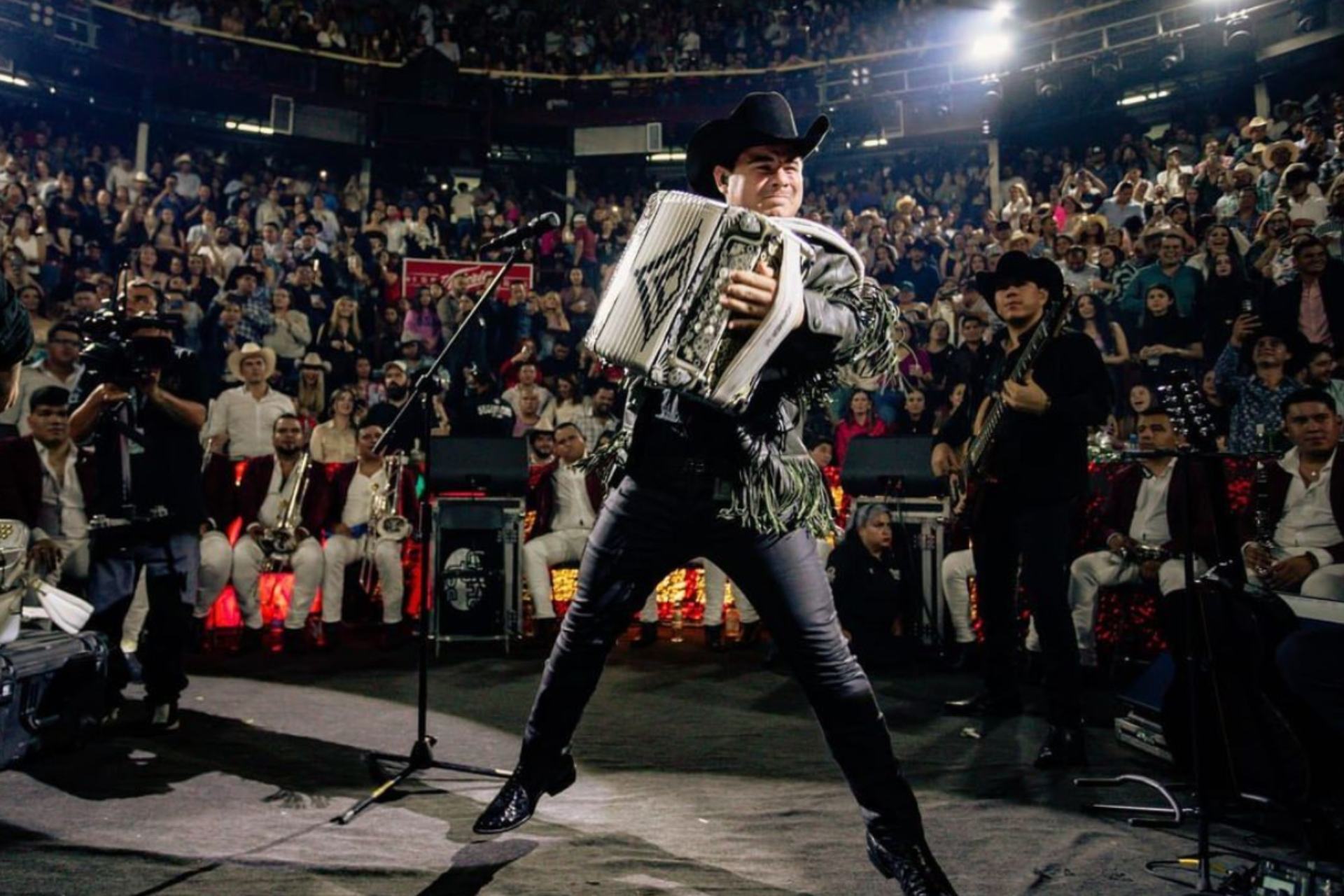 Cantante Alfredo Olivas desmiente secuestro Cantante Alfredo Olivas desmiente secuestro