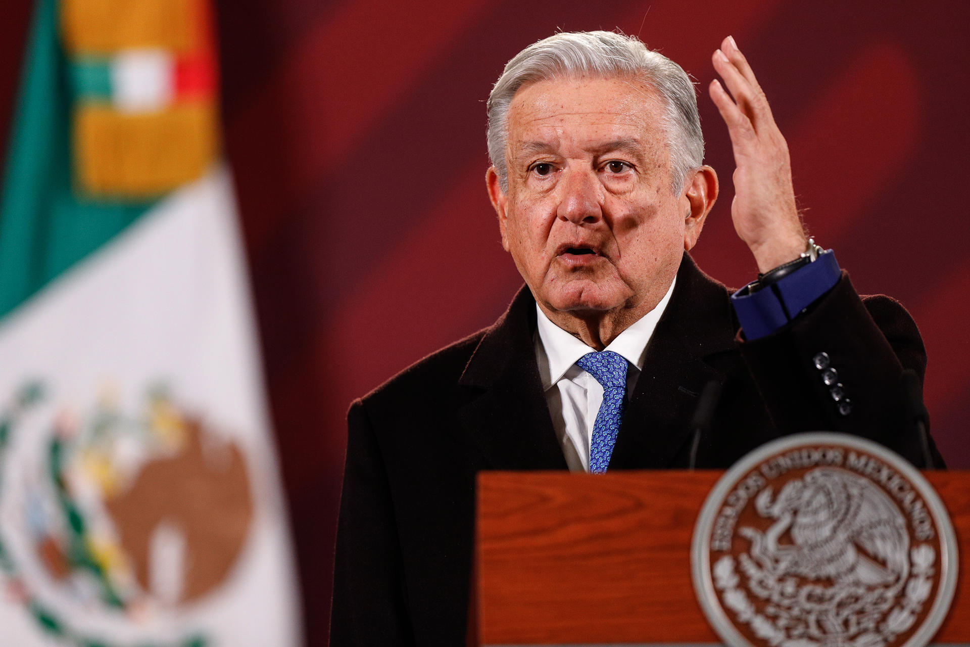 “Plan B” de Reforma Electoral es usado como bandera política en contra de nosotros: AMLO “Plan B” de Reforma Electoral es usado como bandera política en contra de nosotros: AMLO