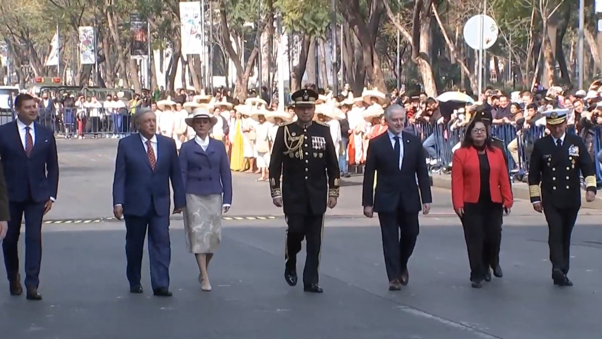 López Obrador y ministra Piña se reencuentran en Marcha de la Lealtad