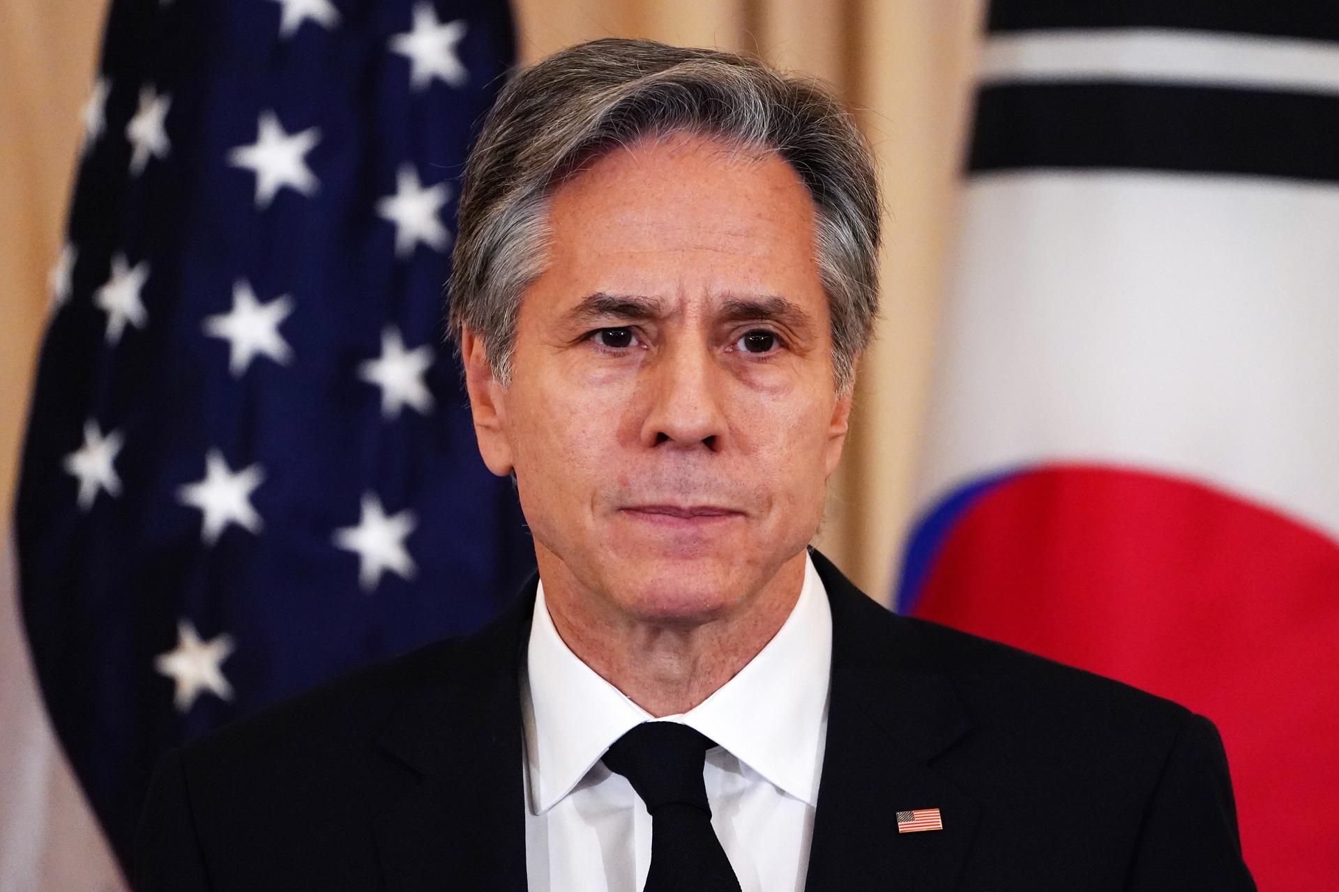 Blinken se reúne por primera vez con un líder chino sobre la crisis del globo