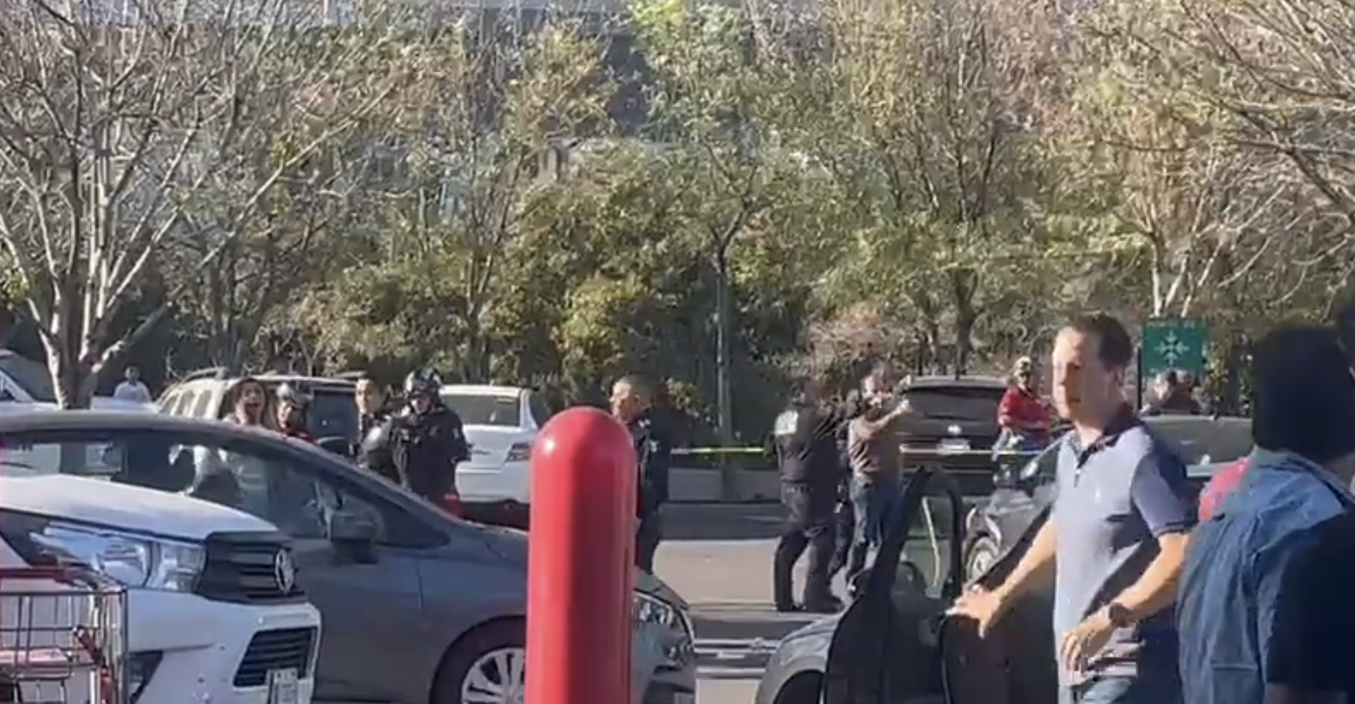 Ejecutan a hombre en estacionamiento de Costco en San Pedro Garza García Ejecutan a hombre en estacionamiento de Costco en San Pedro Garza García