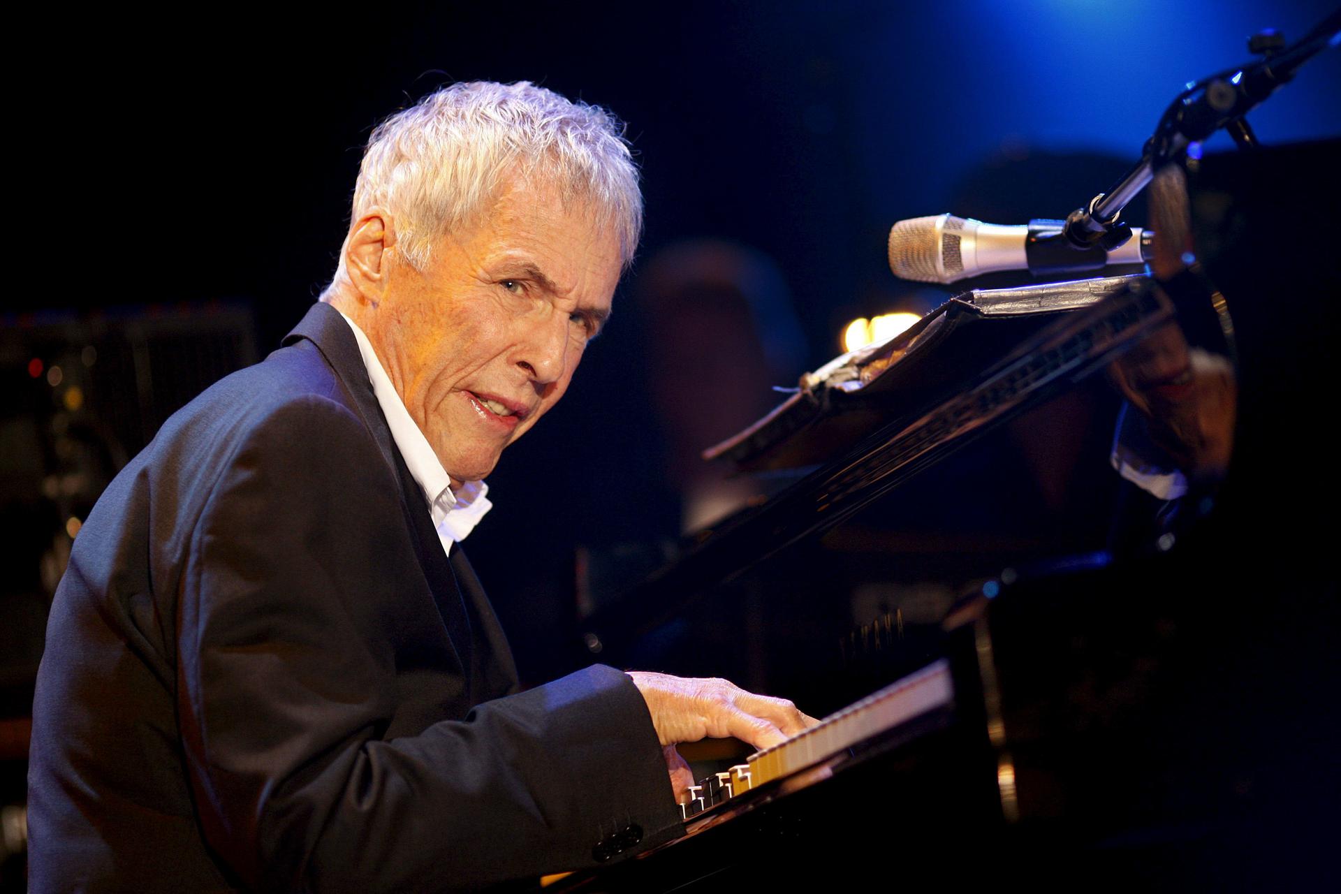 Murió Burt Bacharach, cantante y compositor estadounidense Murió Burt Bacharach, cantante y compositor estadounidense