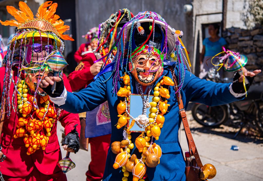 Descendientes mayas tzeltales bailan en Chiapas para atraer lluvias - descendientes-mayas-tzeltales-bailan-en-chiapas-para-atraer-lluvias-1024x703
