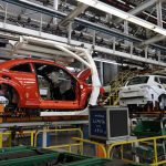 Trump presume de política arancelaria para atraer industria automotriz de Canadá y México