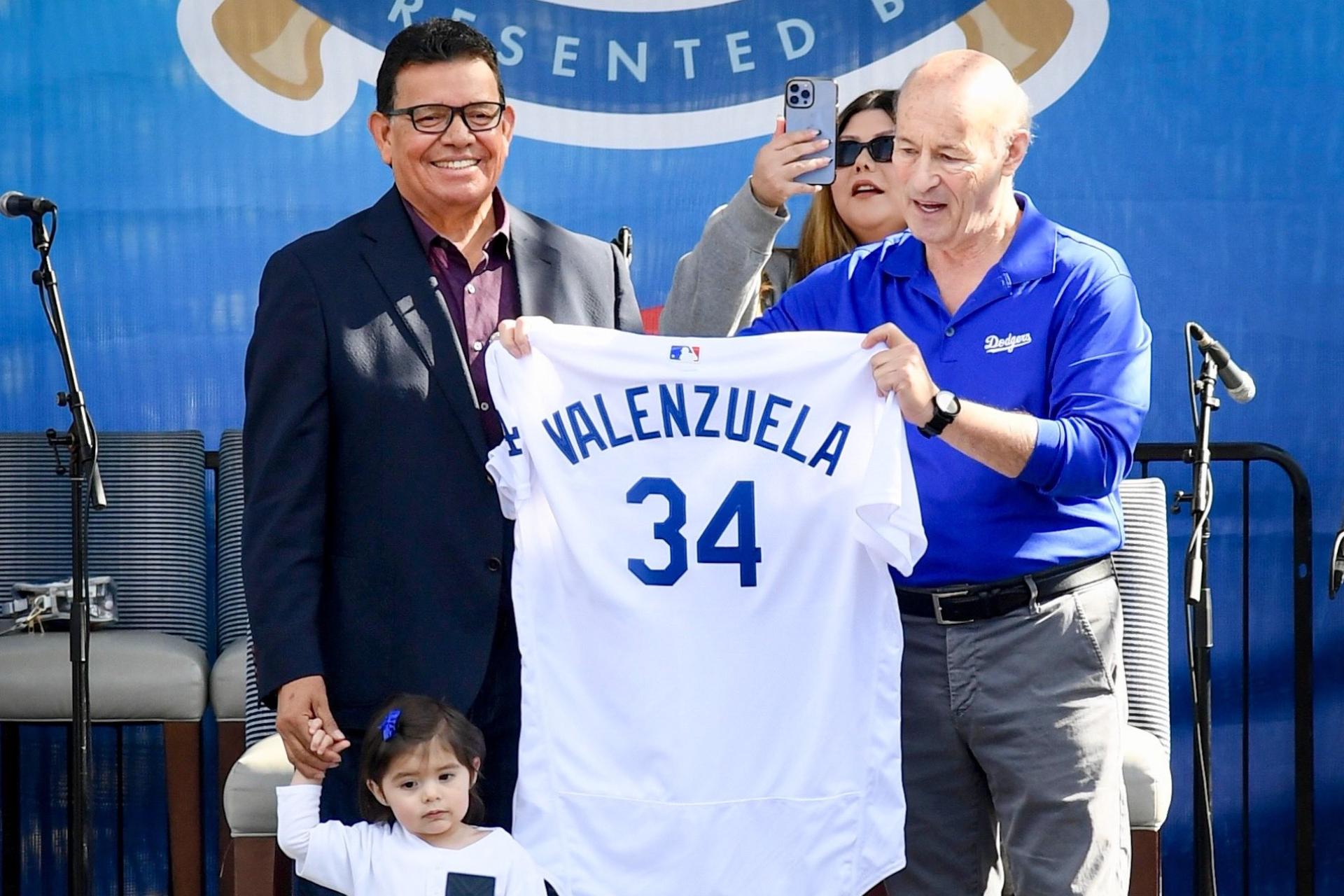 Fernando Valenzuela confesó que no escogió el 34 que retirarán los