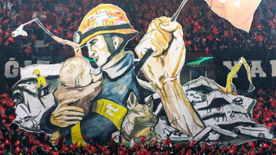 #Video Trabzonspor turco rinde homenaje a Proteo, perro rescatista de la Sedena