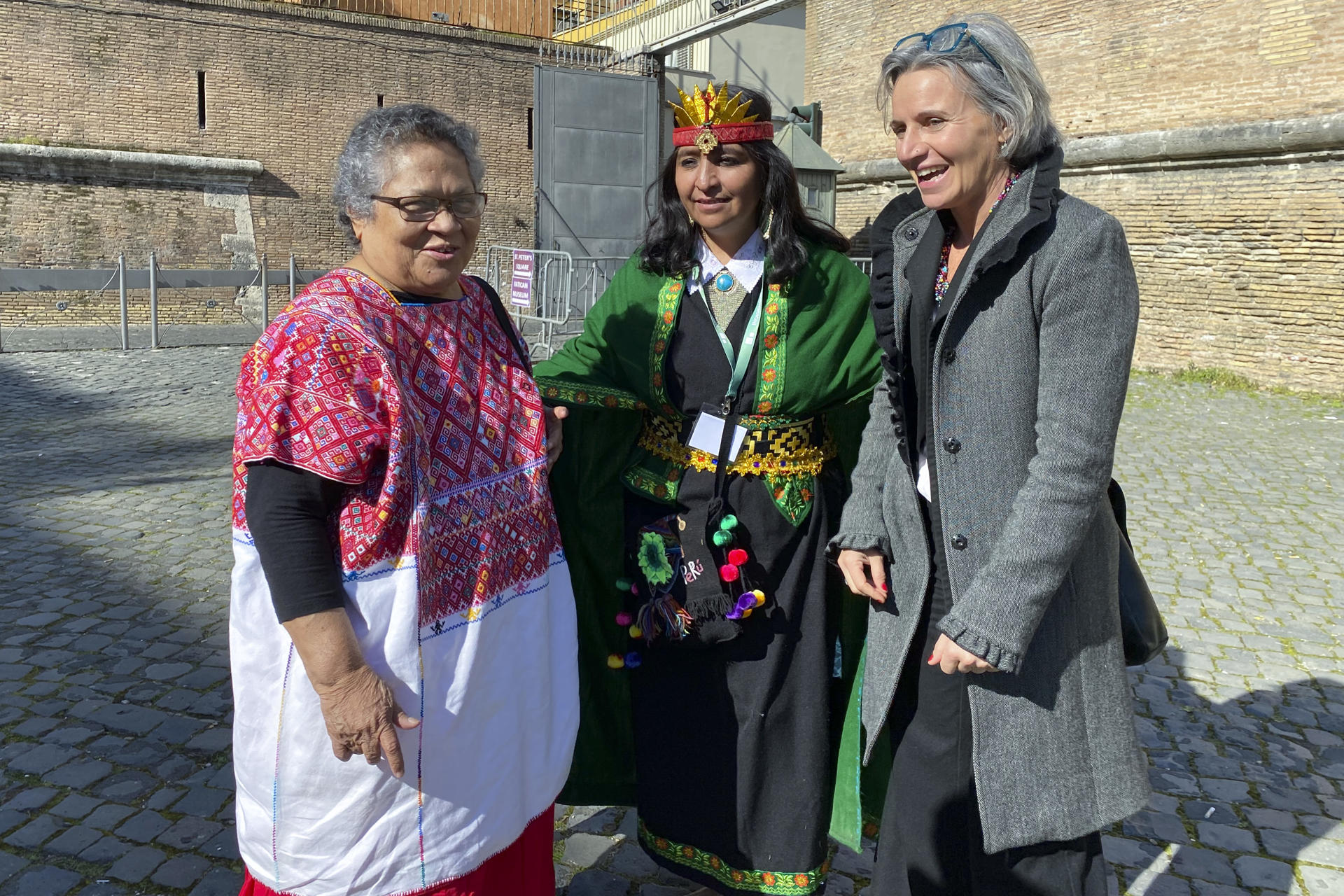 Papa Francisco pide a Gobiernos que reconozcan y respeten sabiduría indígena