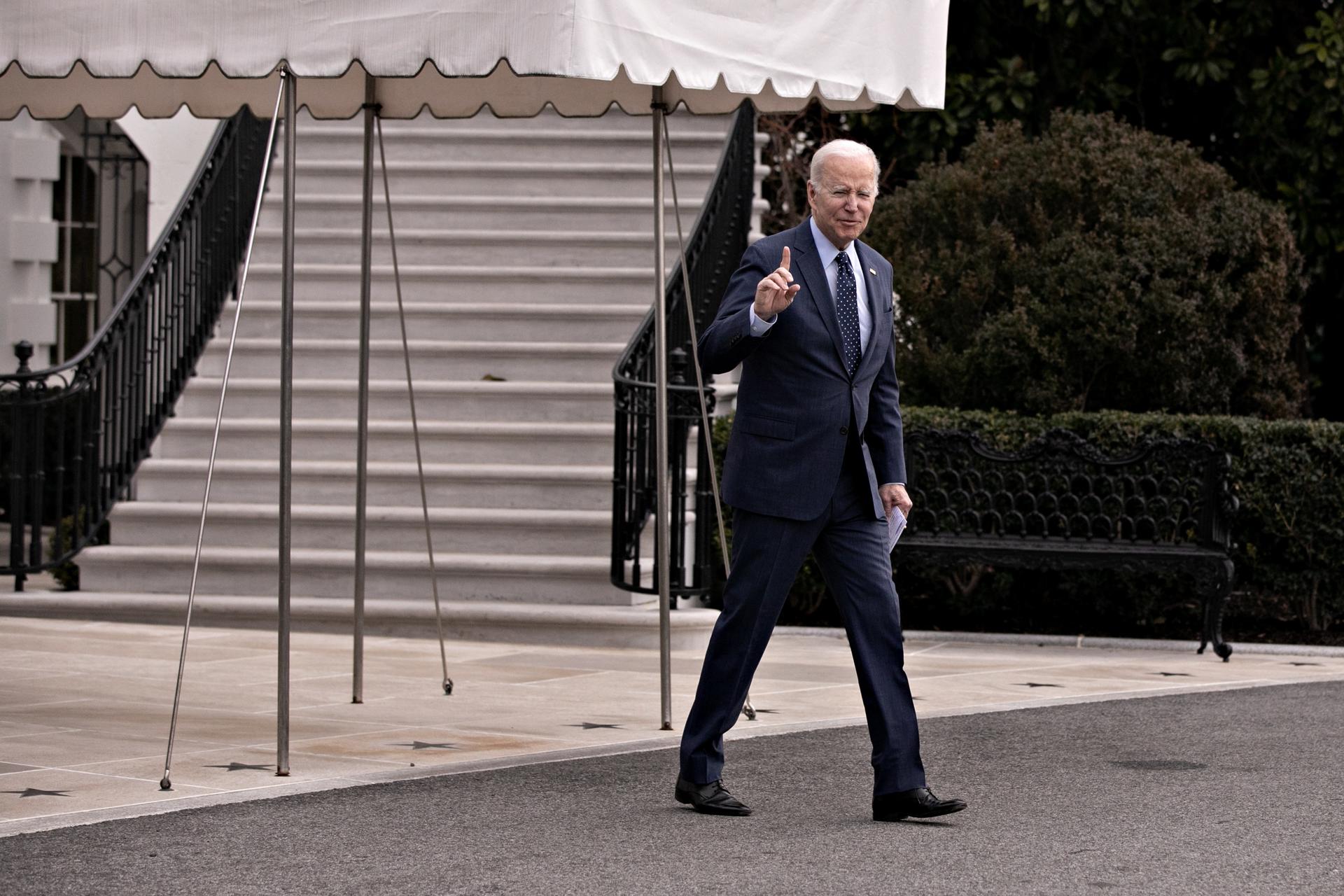 Biden firma orden para fomentar la igualdad ante el racismo sistémico en EE.UU.