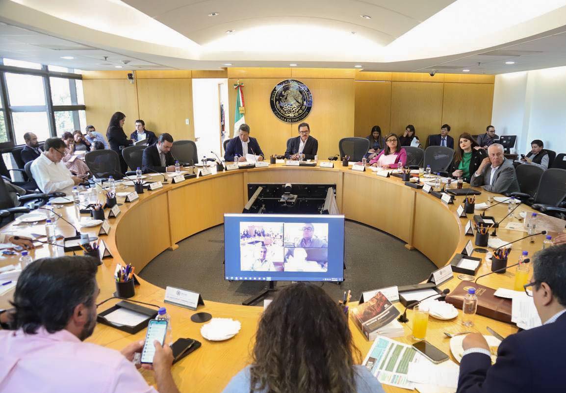 Falso que Jucopo de Cámara de Diputados no quiera que una mujer encabece el INE: Ignacio Mier Falso que Jucopo de Cámara de Diputados no quiera que una mujer encabece el INE: Ignacio Mier