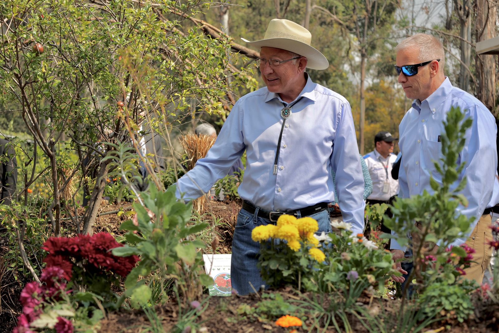 Ken Salazar insiste en aumentar esfuerzos en medioambiente Ken Salazar insiste en aumentar esfuerzos en medioambiente