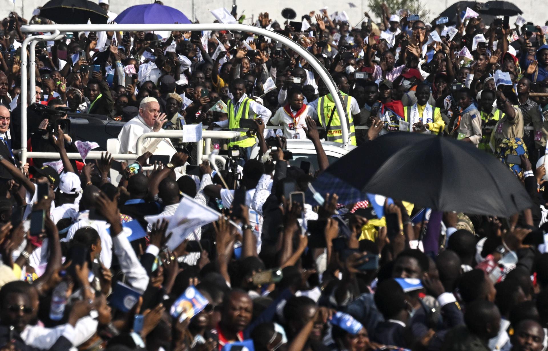 Papa Francisco condena explotación ilegal de bienes en República Democrática del Congo