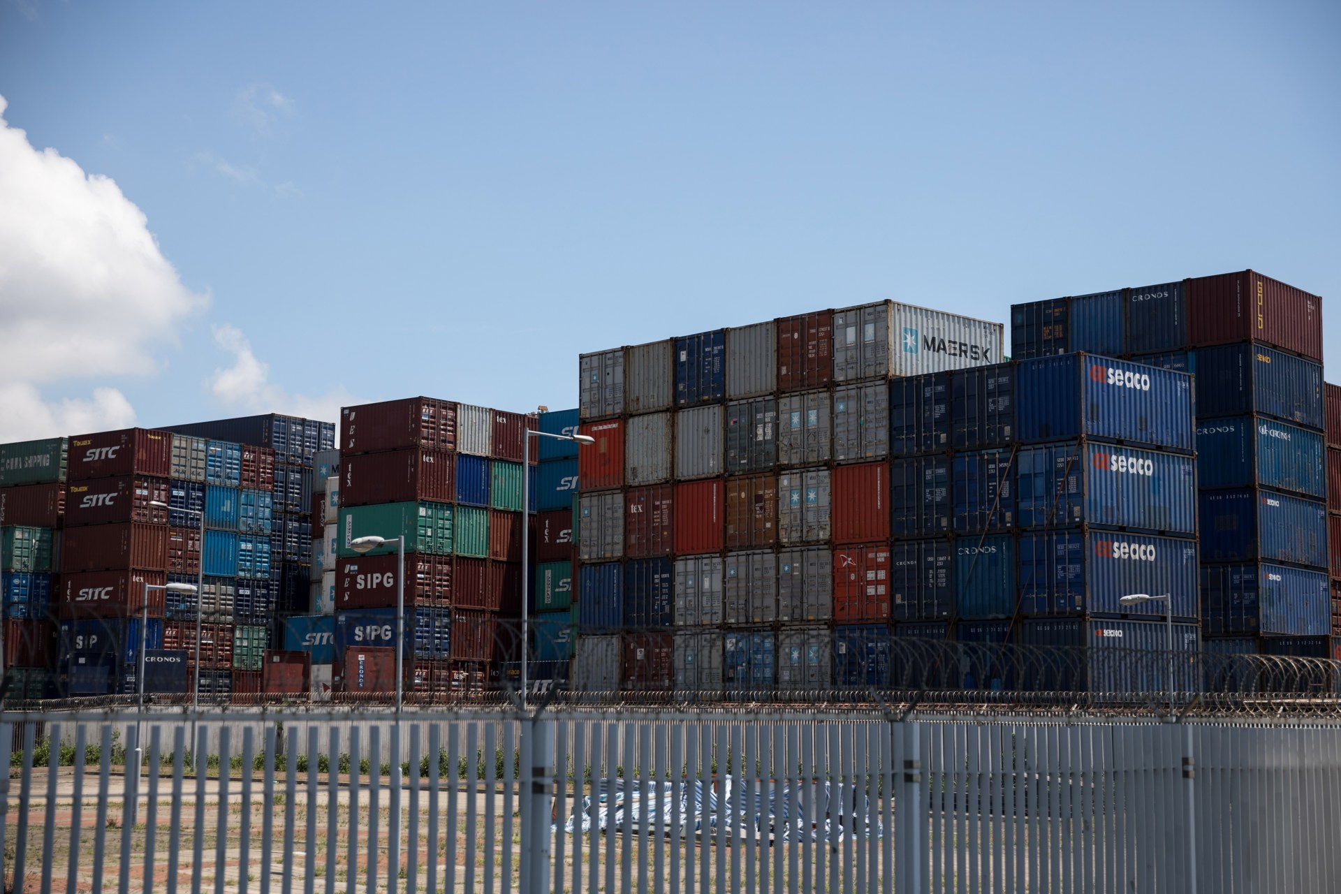 PIB Hong Kong cayó 3.5 % en 2022, pero espera repuntar a hasta 5.5 % este año