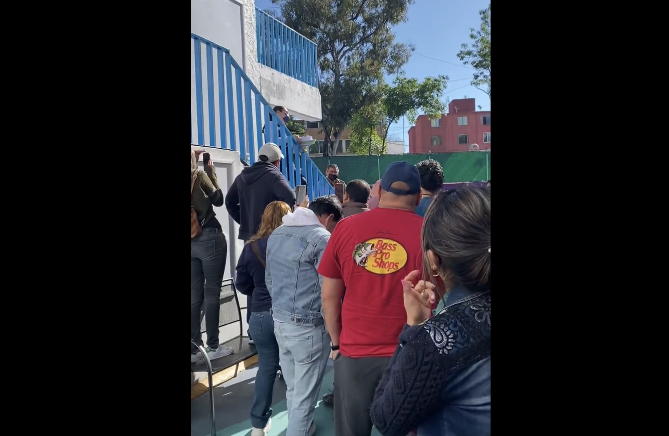 Protestan por presunto abuso contra menores en el Colegio Carmel de Coapa Protestan por presunto abuso contra menores en el Colegio Carmel de Coapa