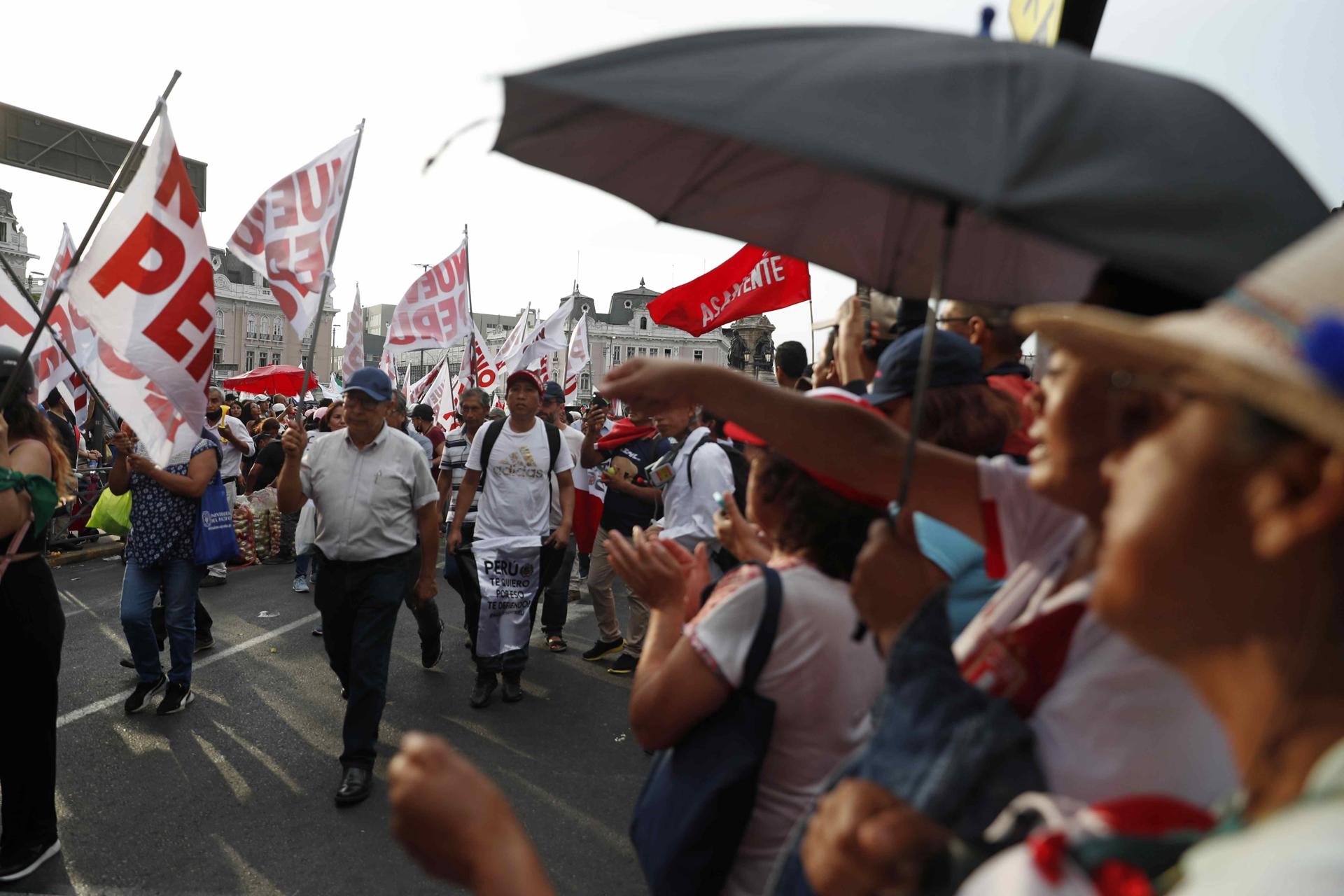 Miles de peruanos marchan de nuevo en Lima contra Gobierno de Boluarte