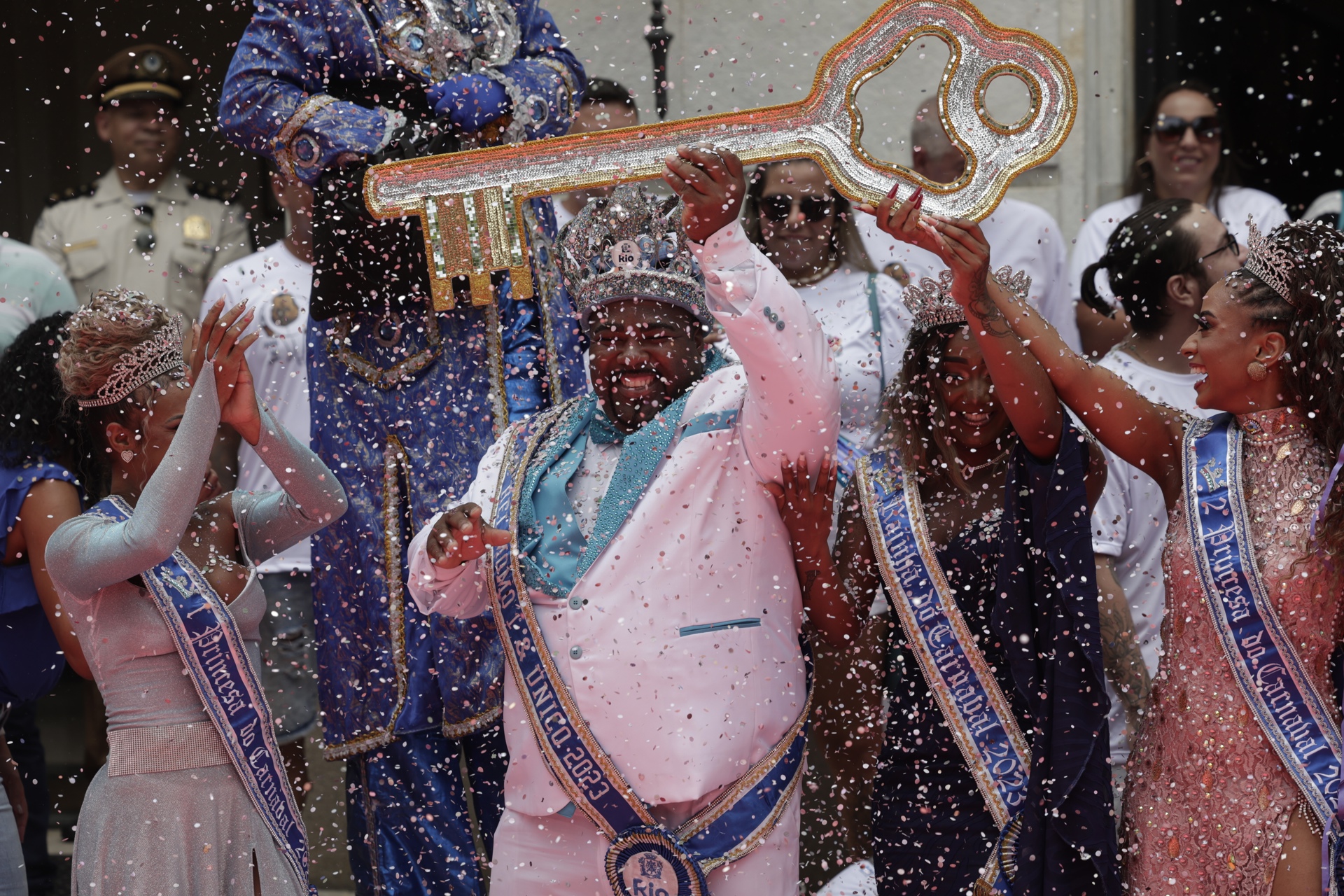 Río de Janeiro se entrega al disfrute del carnaval tras la bendición del Rey Momo Río de Janeiro se entrega al disfrute del carnaval tras la bendición del Rey Momo
