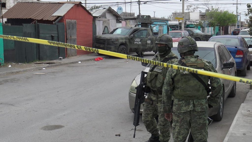Vinculan a proceso a cuatro militares por muerte de jóvenes en Nuevo Laredo - sedena-acordona-escena-en-nuevo-laredo-donde-murieron-cinco-jovenes-1024x576