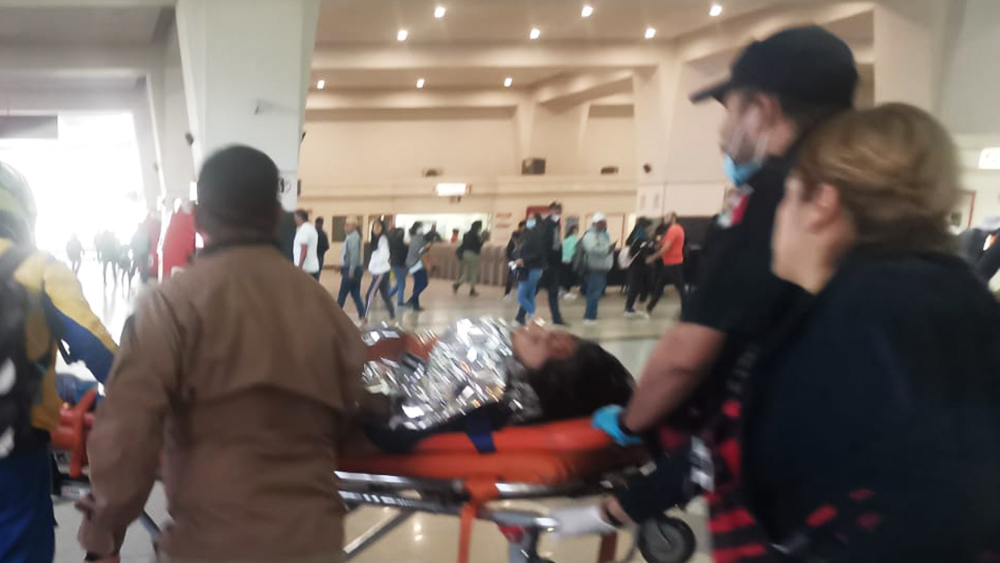 Mujer cae desde tercer piso en Fórum Buenavista Mujer cae desde tercer piso en Fórum Buenavista