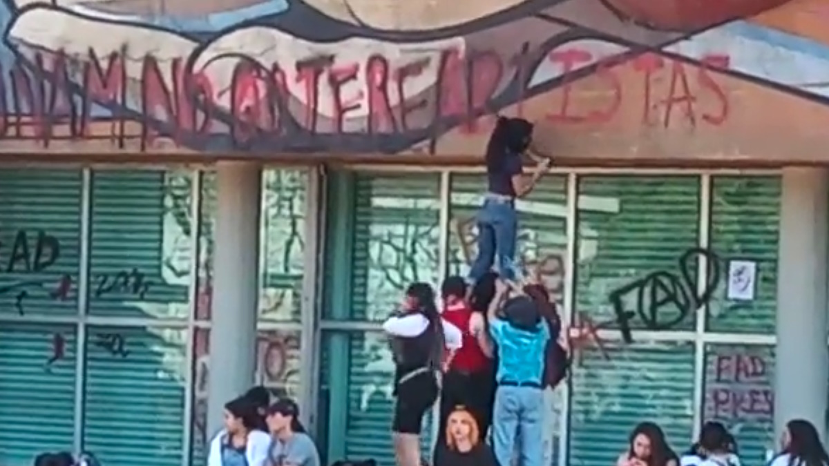Estudiantes de la Facultad de Artes y Diseño de la UNAM van a paro indefinido