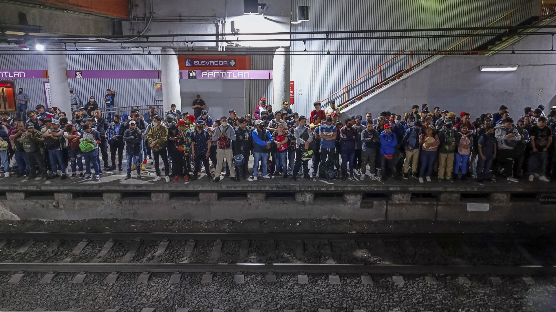 El temor viaja en el Metro CDMX bajo la sombra del sabotaje