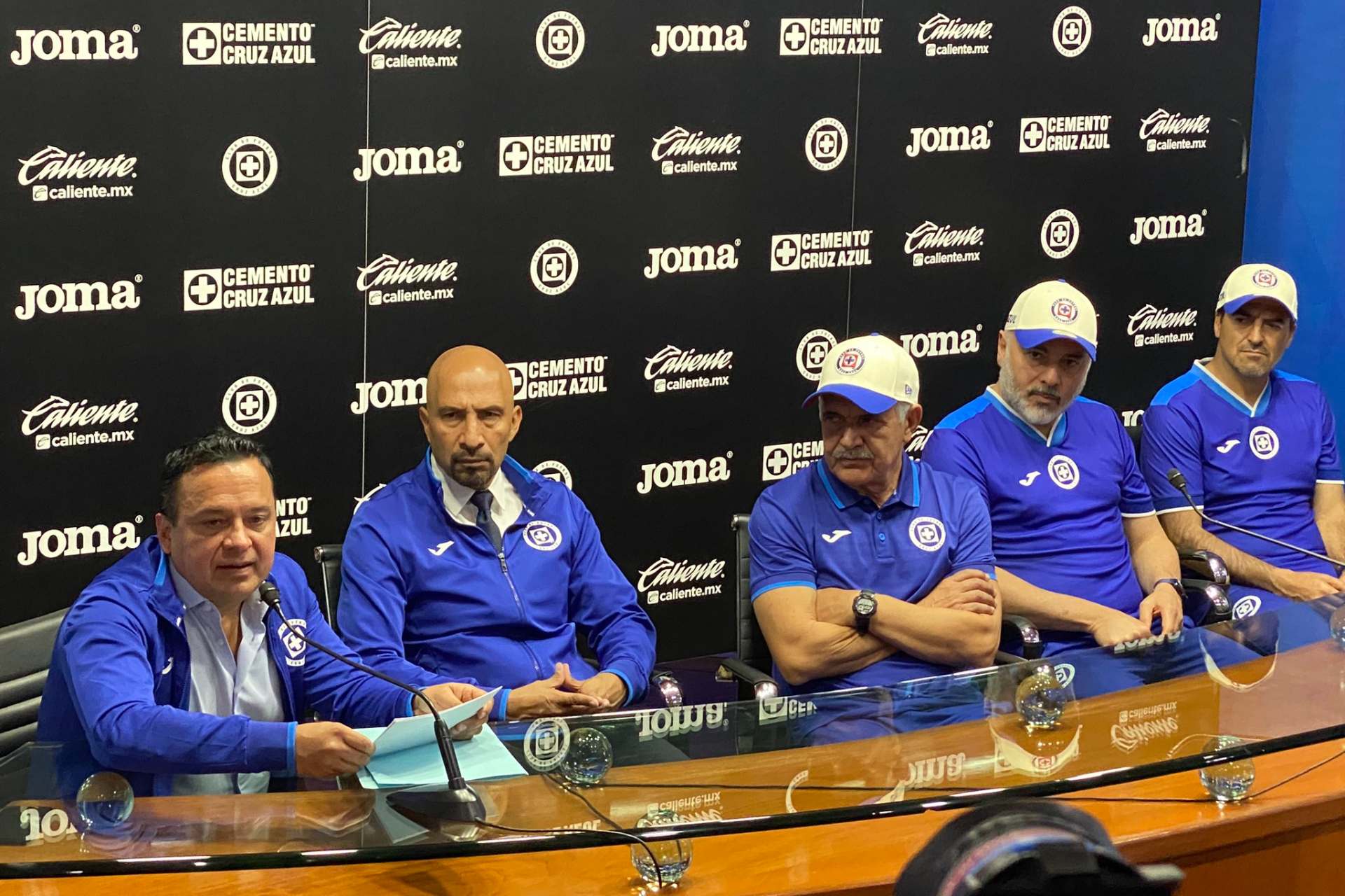 Cruz Azul presenta a su ‘Dream Team’, comandado por ‘Conejo’ Pérez y ‘Tuca’ Ferretti