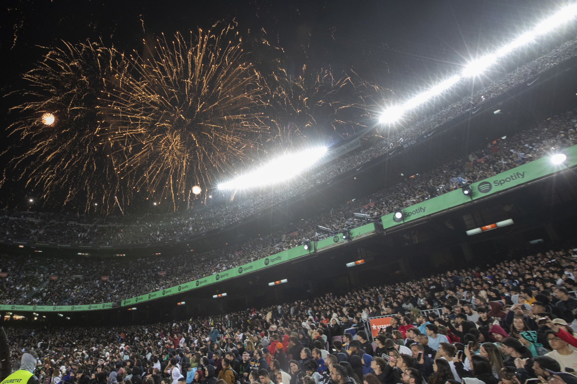 90 mil personas asisten a la final de la Kings League en el Camp Nou