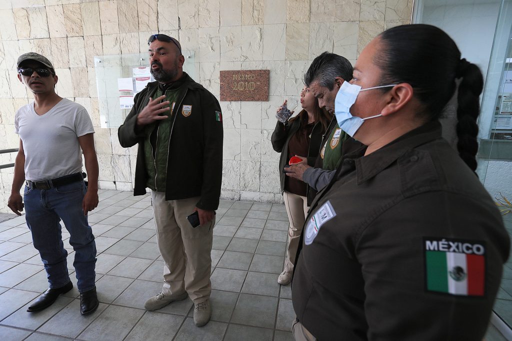 Agentes del INM protestan en Ciudad Juárez por compañeros detenidos - agentes-del-inm-protestan-en-ciudad-juarez-por-companeros-detenidos-1-1024x683
