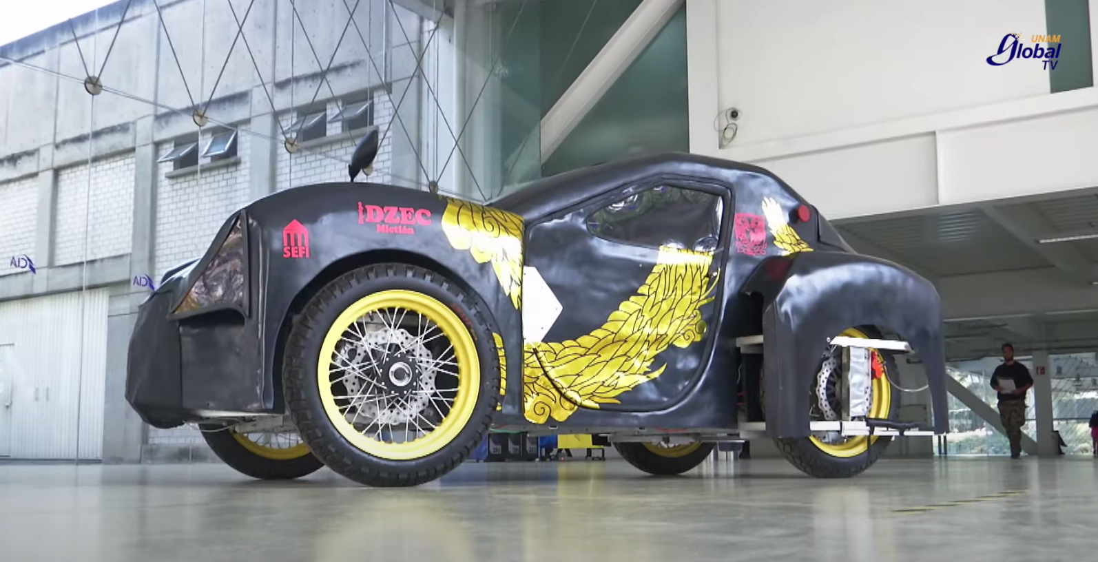 Estudiantes de la UNAM crean vehículo eléctrico tipo urbano con manofactura 100% mexicana