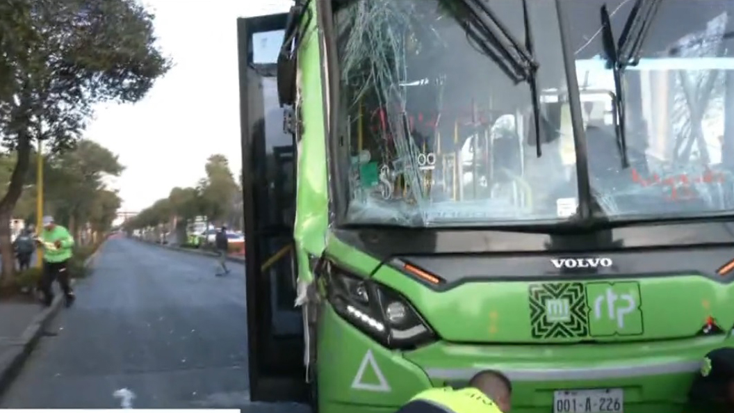 Choque en CDMX de dos camiones del transporte público deja 7 heridos
