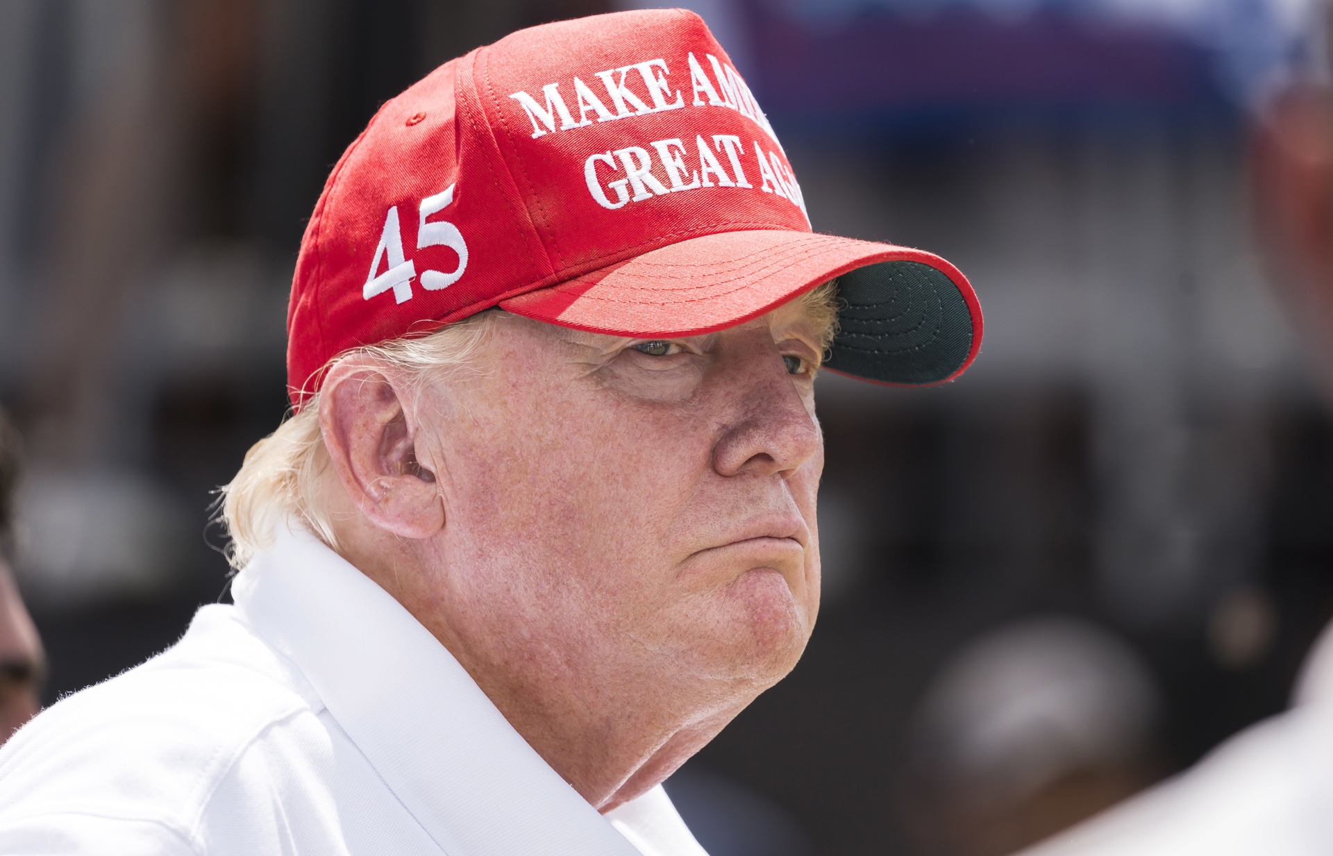 Trump pone a la venta camisetas con su rostro y el mensaje “no culpable”