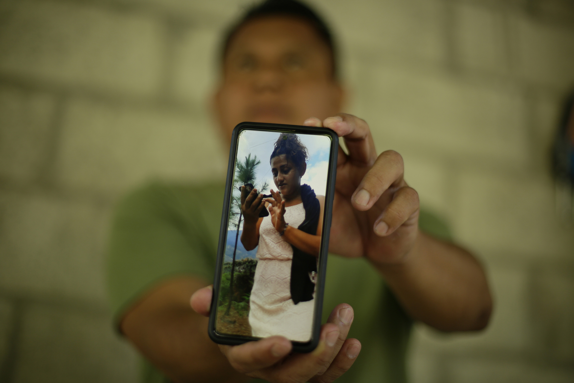 Los abrazos que se pausaron en El Salvador bajo el régimen de excepción