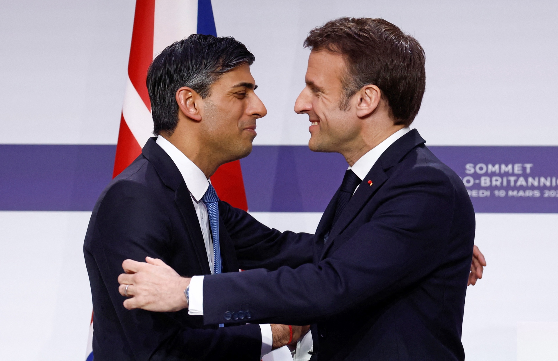 Macron y Sunak abrazan una nueva era de cooperación entre París y Londres