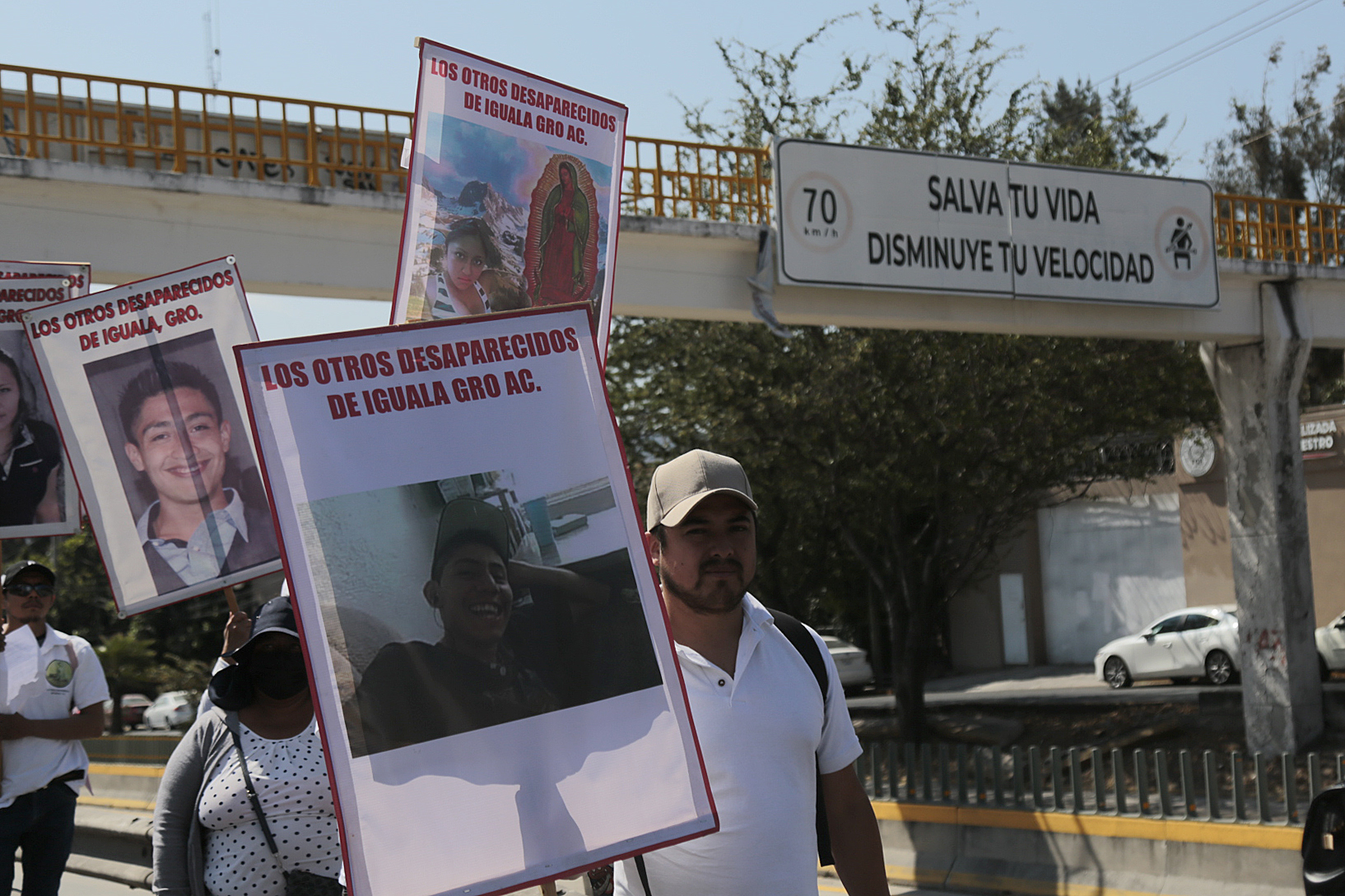 Marchan en Guerrero para exigir una ley para atender la desaparición forzada Marchan en Guerrero para exigir una ley para atender la desaparición forzada