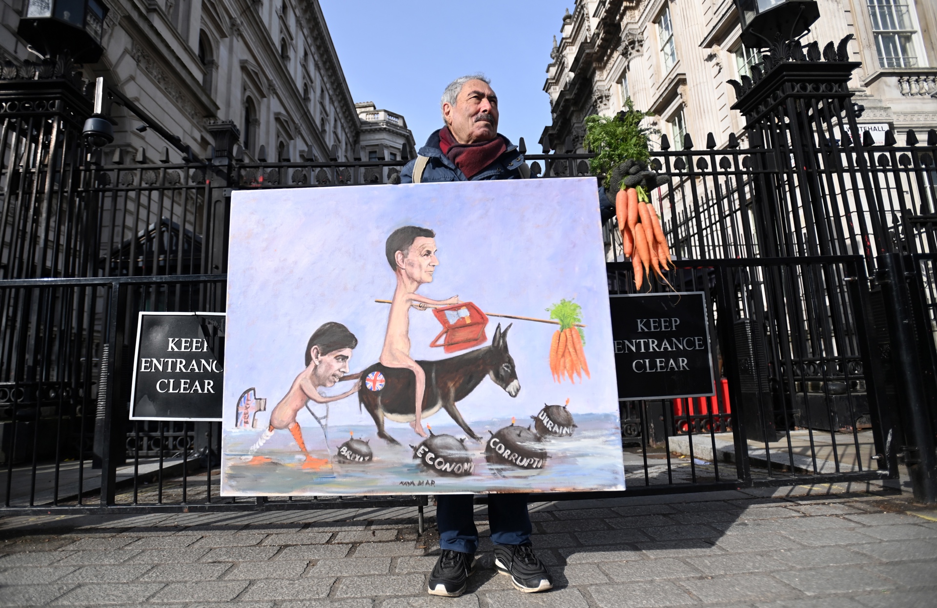 Reino Unido aspira a evitar la recesión con estímulos al mercado laboral