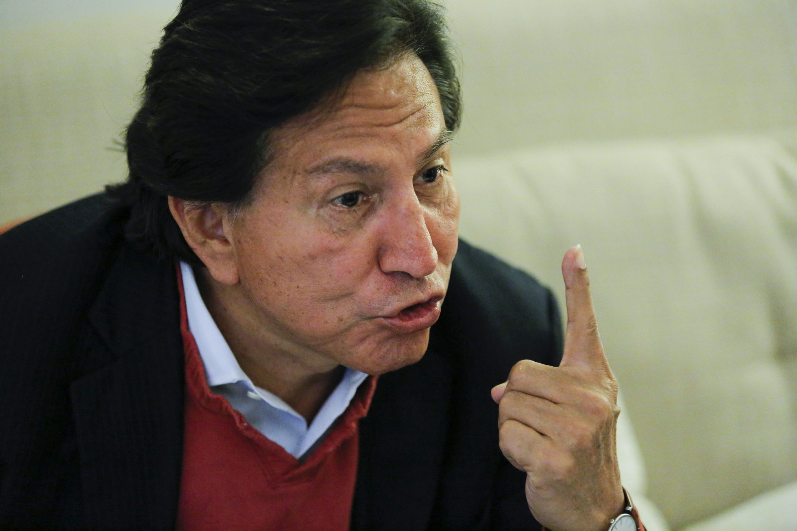 Tribunal de EE.UU. suspende extradición a Perú de Toledo durante 14 días Tribunal de EE.UU. suspende extradición a Perú de Toledo durante 14 días