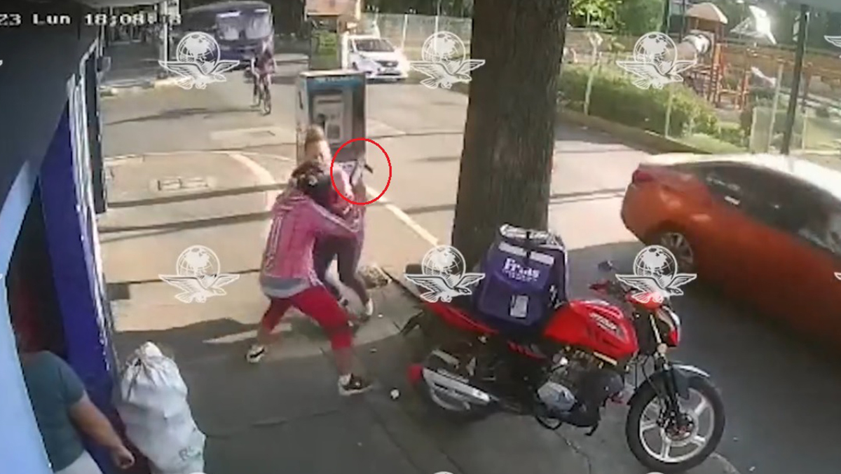 #Video Mujer recibe disparo en la oreja durante asalto; hay dos detenidos