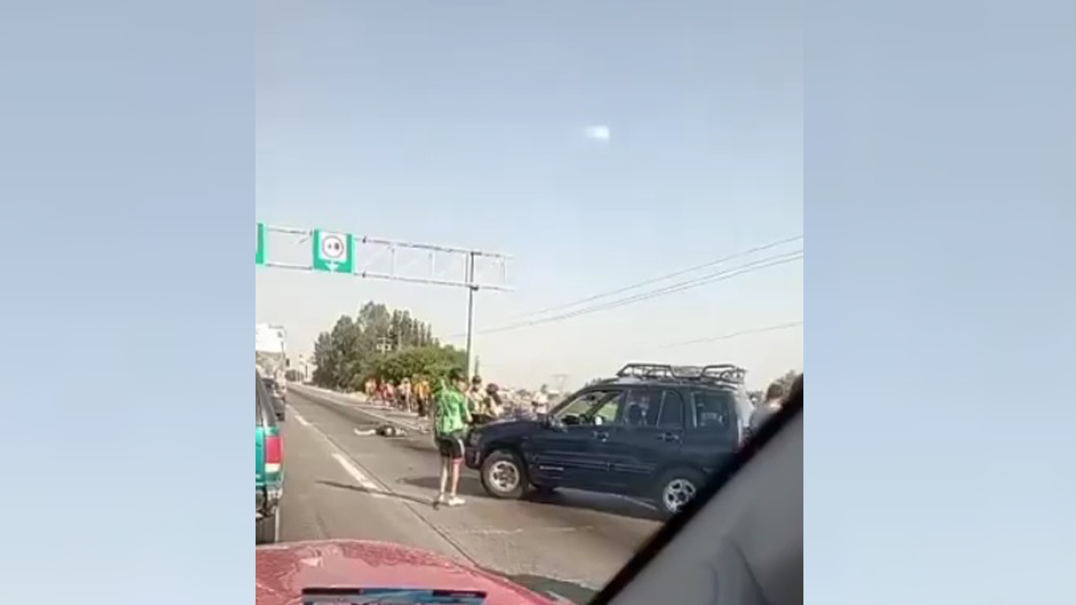 Atropellan a ciclistas sobre la México-Querétaro; presumen un muerto