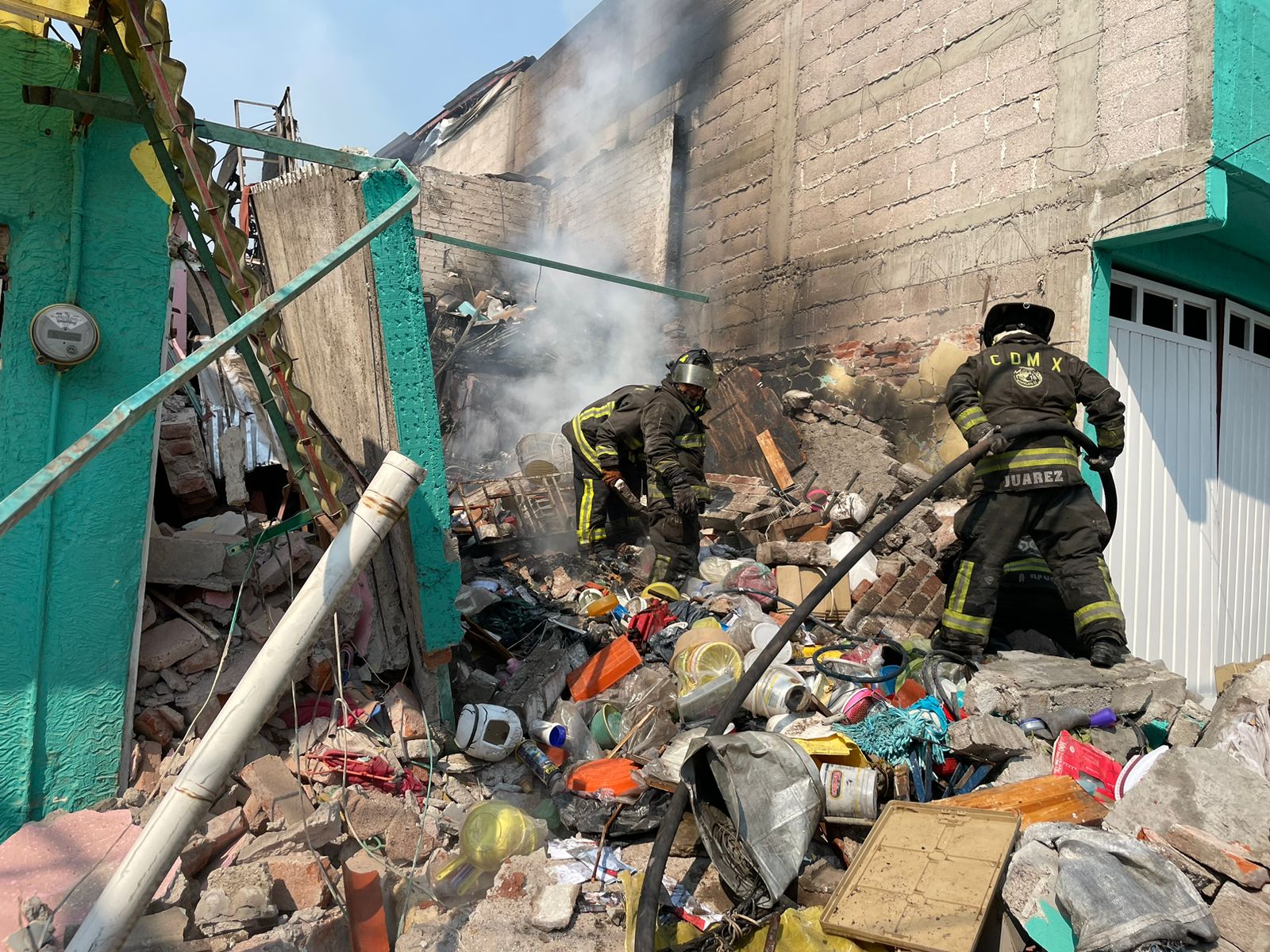 Incendio por acumulación de gas colapsa parte de una vivienda en Iztapalapa Incendio por acumulación de gas colapsa parte de una vivienda en Iztapalapa
