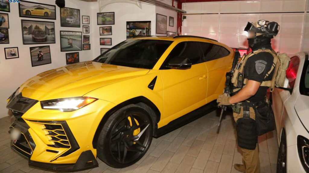 Aseguran en CDMX autos de lujo robados en México y EE.UU. Aseguran en CDMX autos de lujo robados en México y EE.UU.