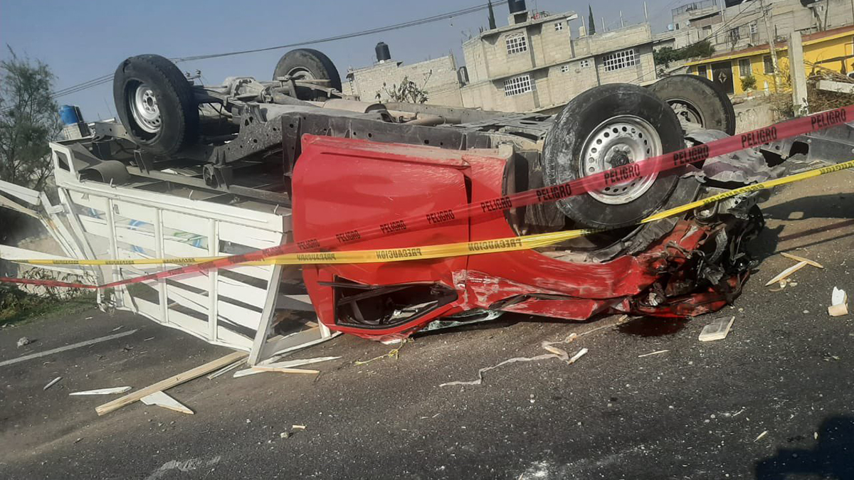 Volcadura en el Circuito Mexiquense deja cuatro muertos
